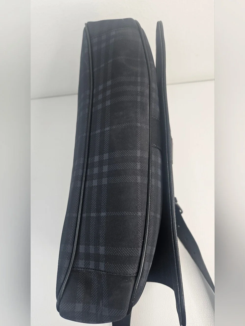Authentic Burberry London Black Nova Check Messenger Crossbody Laptop Bag